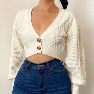 CROPPED WHITE CARDIGAN